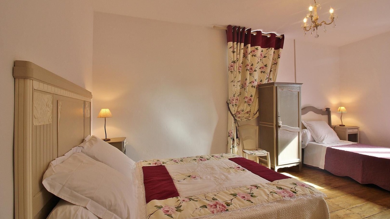 Photo of Bedroom in Salechan