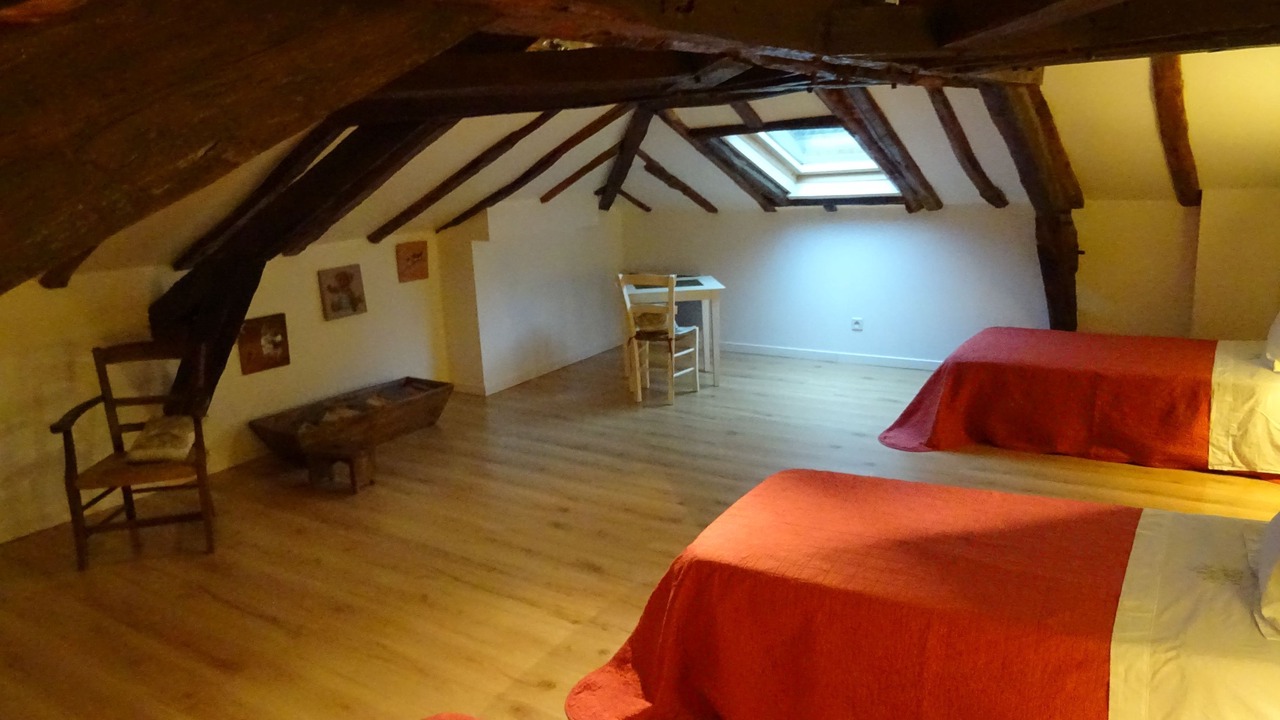 Photo of Bedroom in Salechan