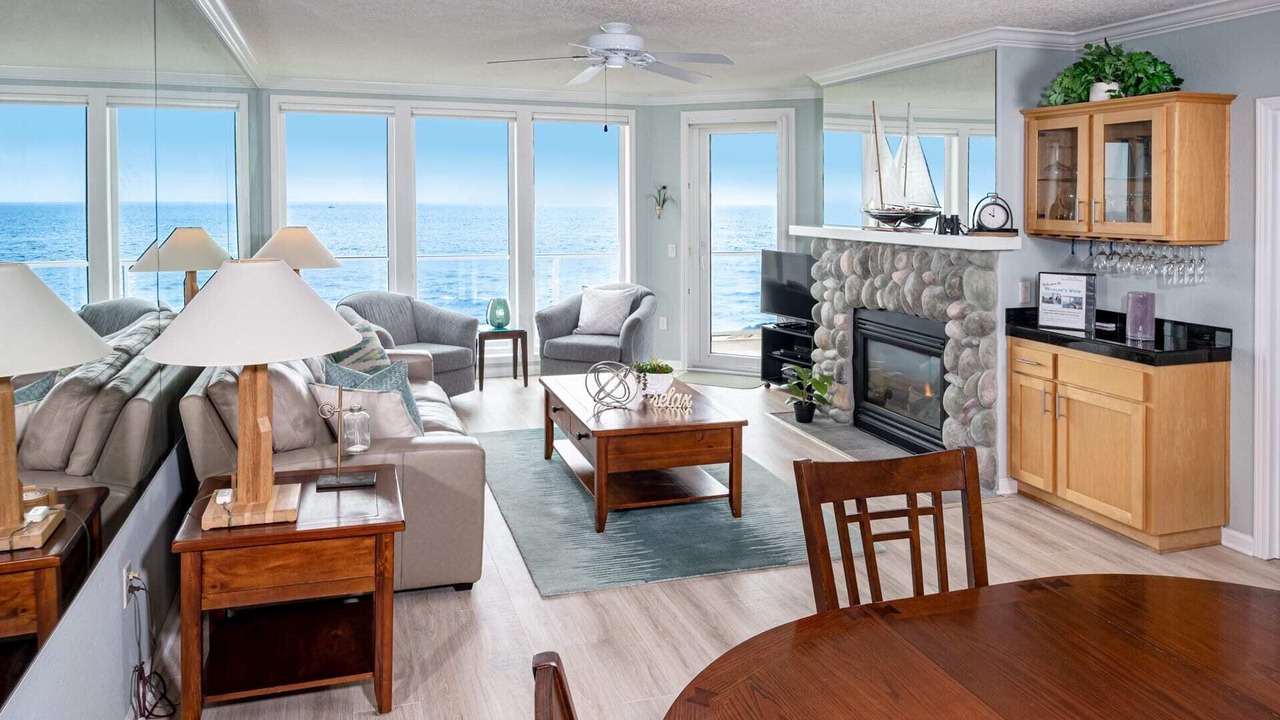 Photo of Livingroom in Depoe Bay