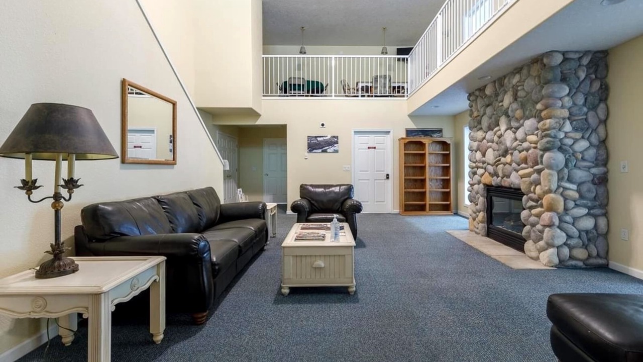 Photo of Livingroom in Depoe Bay