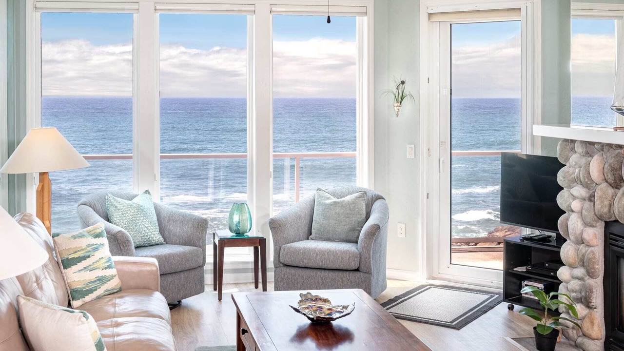 Photo of Livingroom in Depoe Bay