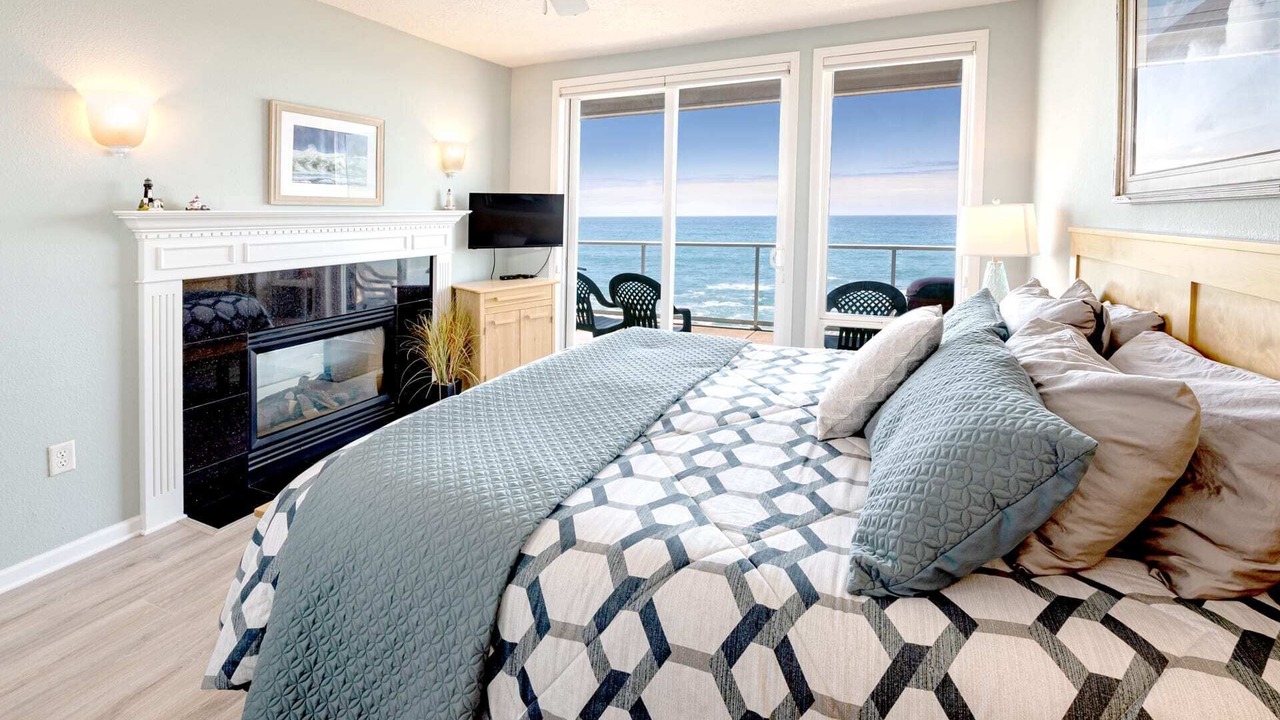 Photo of Bedroom in Depoe Bay