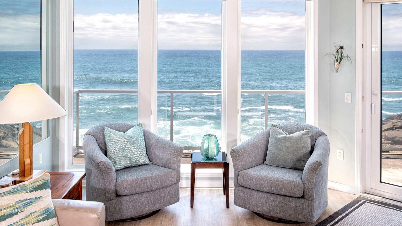 Photo of Livingroom in Depoe Bay