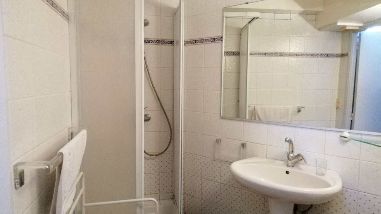Photo of Bathroom in Joyeuse