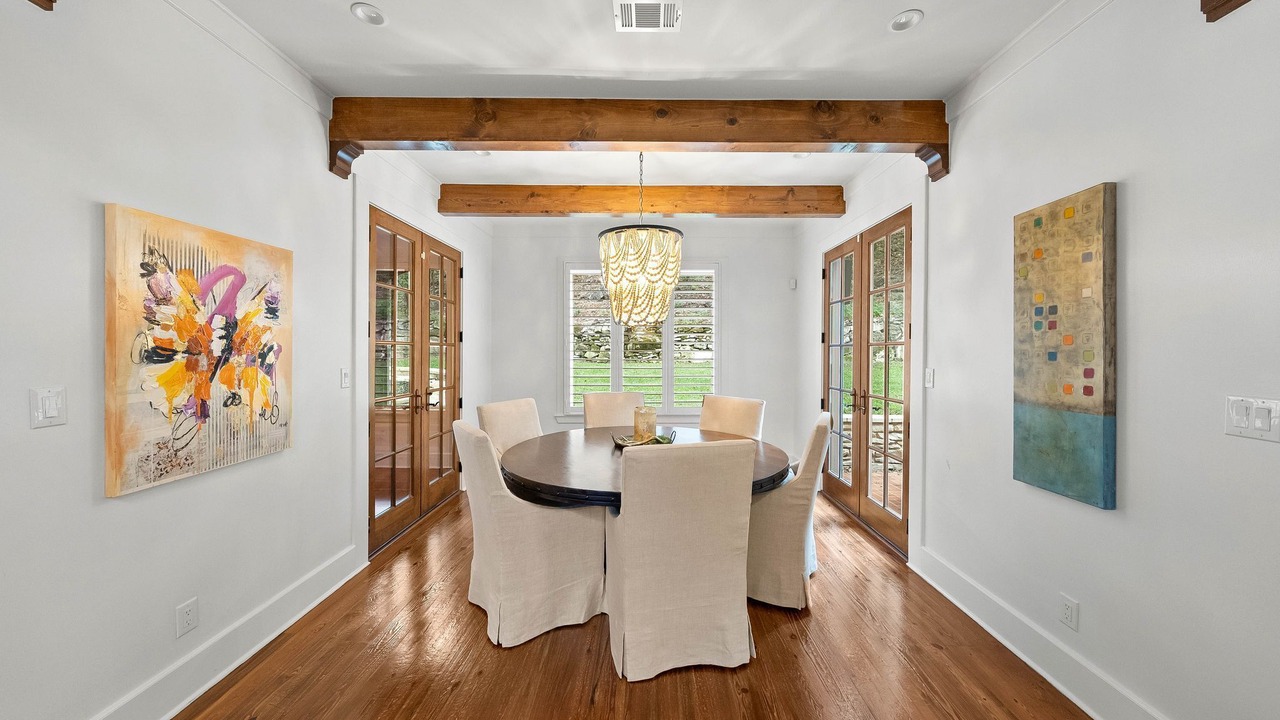 Photo of Livingroom in Rivercrest