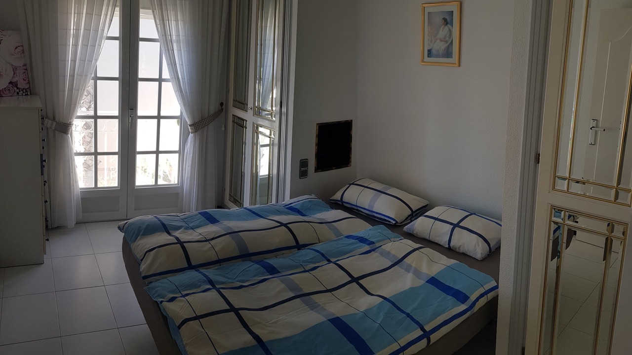 Photo of Bedroom in Los Altos