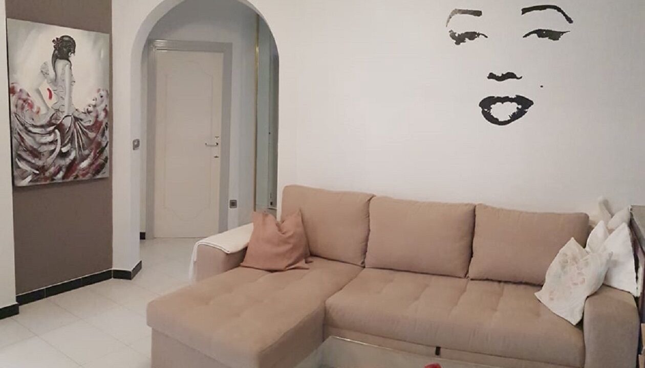 Photo of Livingroom in Los Altos