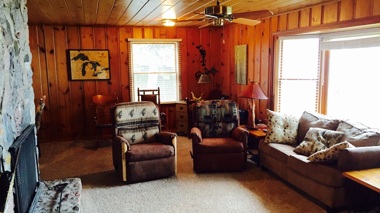 Photo of Livingroom in Kewadin