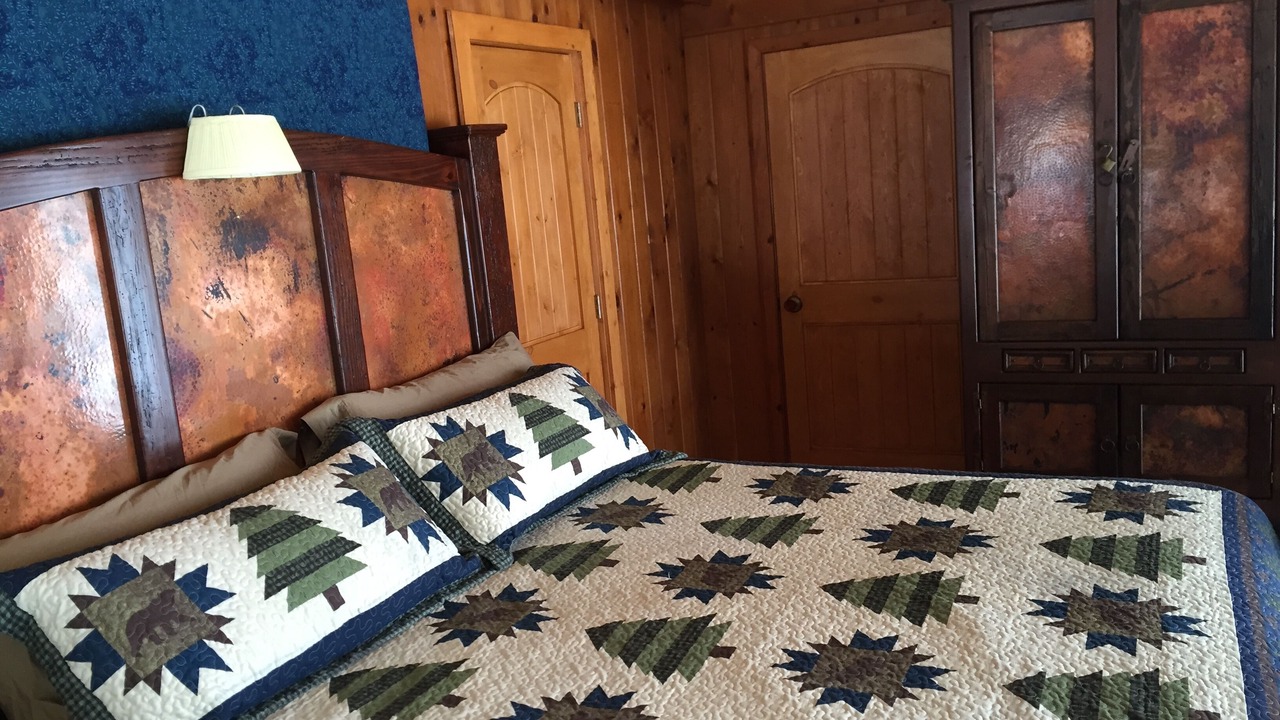 Photo of Bedroom in Kewadin