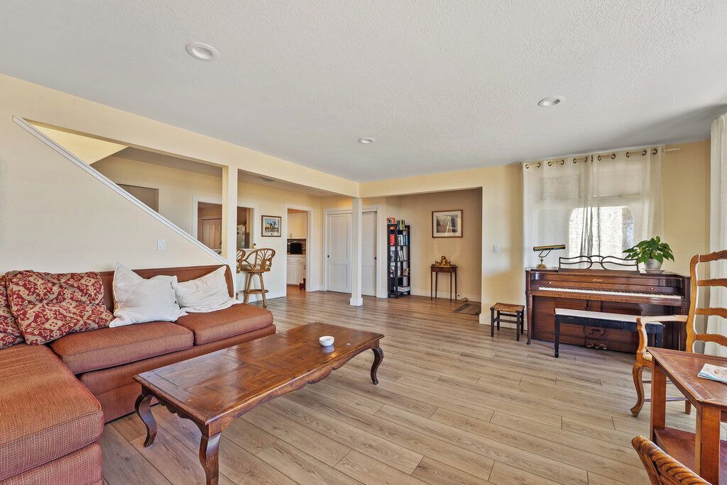 Photo of Livingroom in Westside Santa Cruz