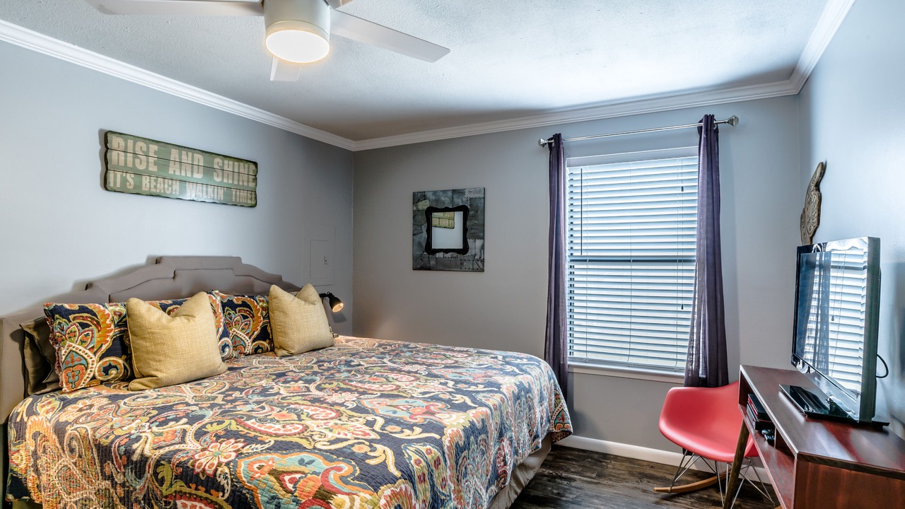 Photo of Bedroom in Gulf Shores