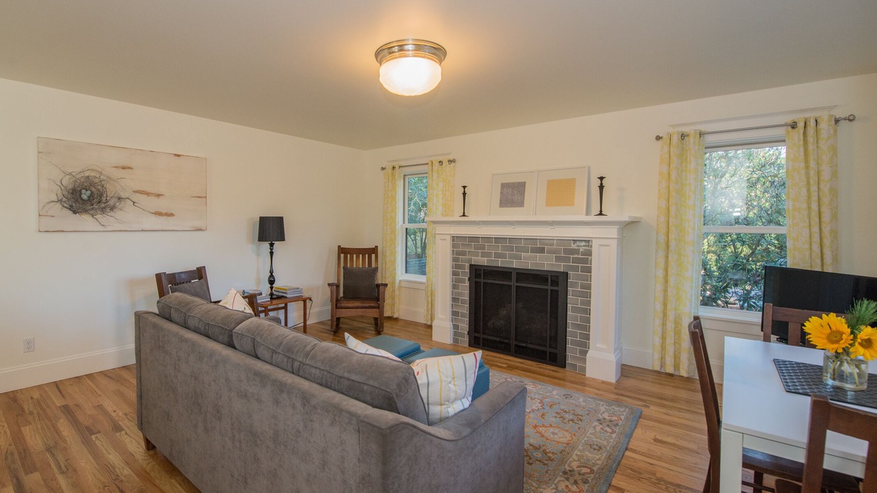 Photo of Livingroom in Sellwood-Moreland