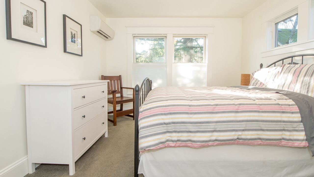 Photo of Bedroom in Sellwood-Moreland