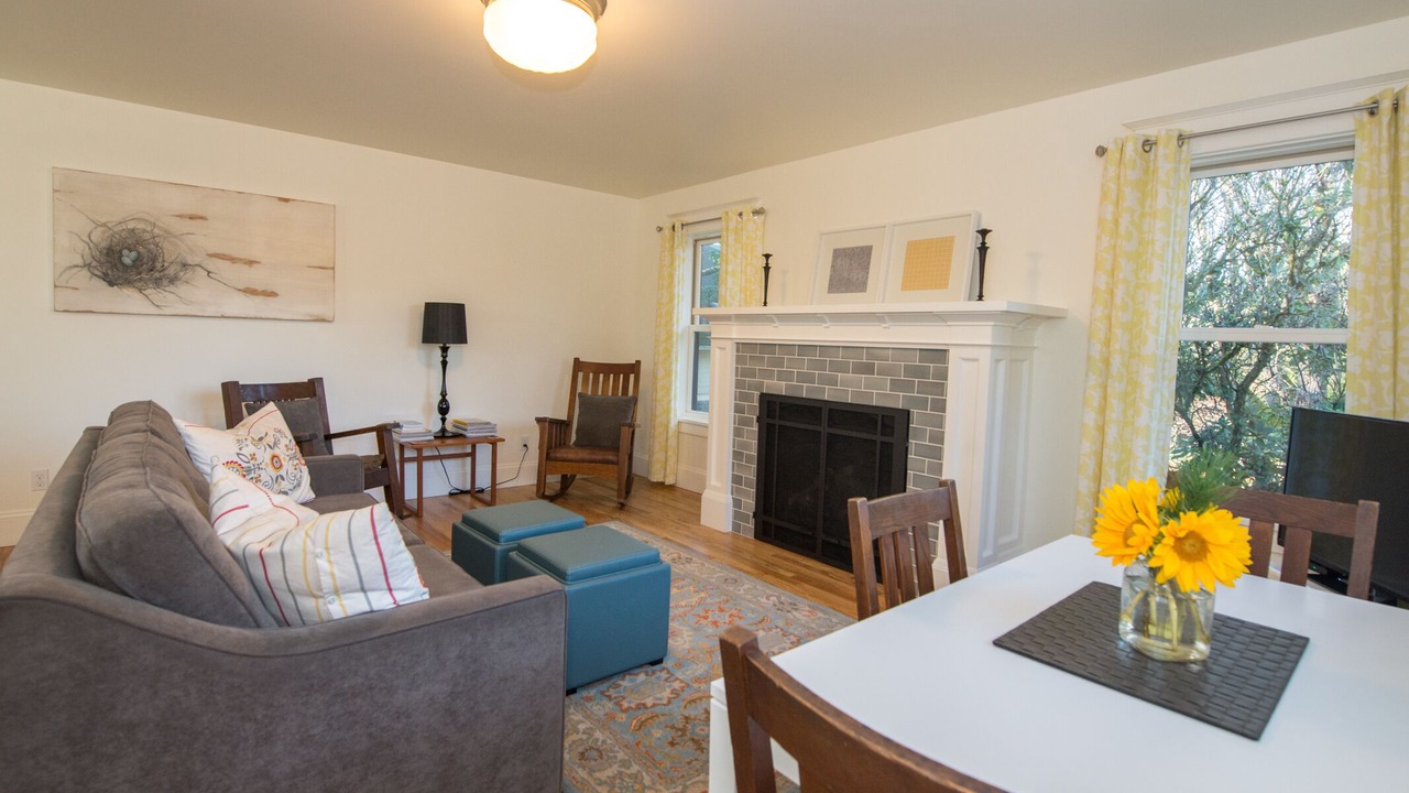 Photo of Livingroom in Sellwood-Moreland