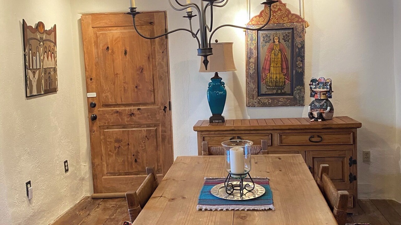 Photo of Livingroom in Taos
