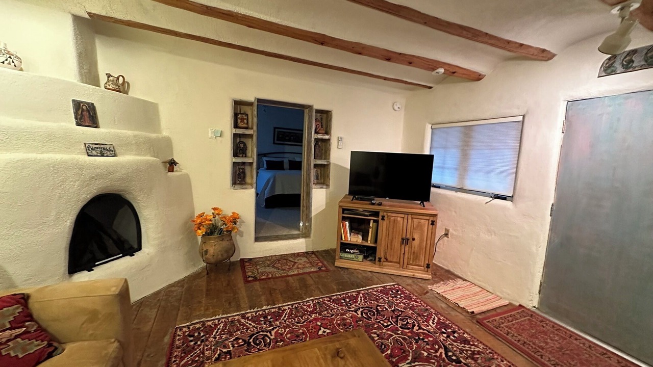 Photo of Livingroom in Taos