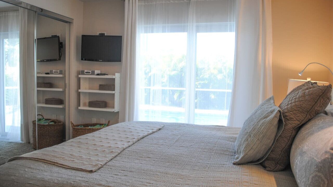 Photo of Bedroom in Naples Park