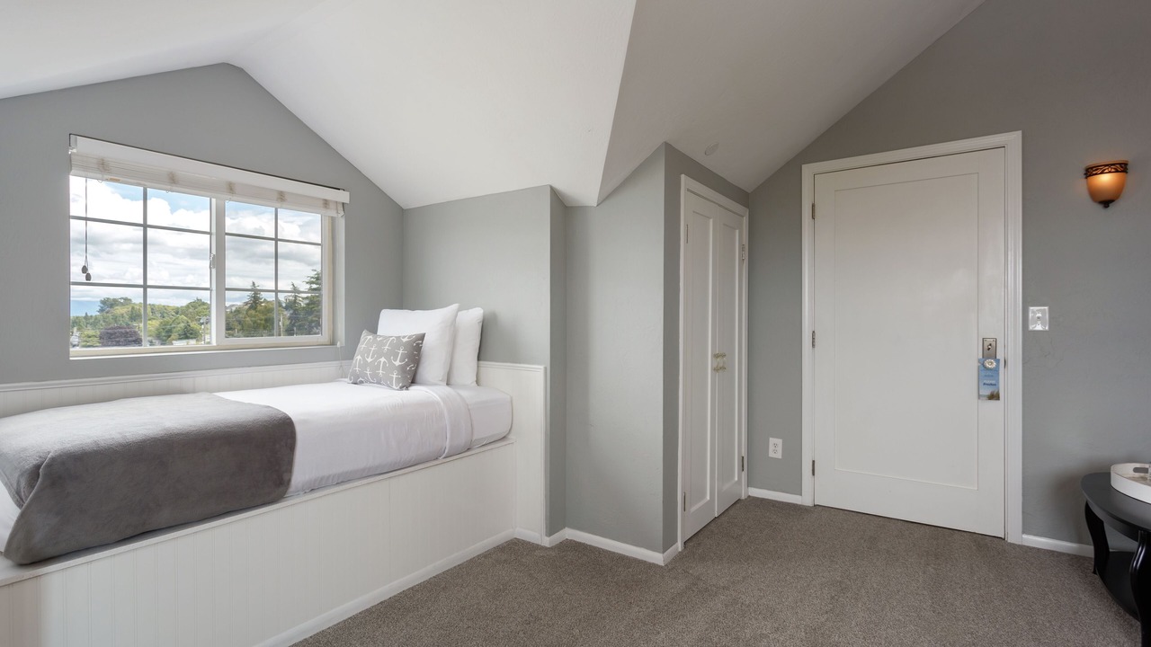 Photo of Bedroom in Anacortes