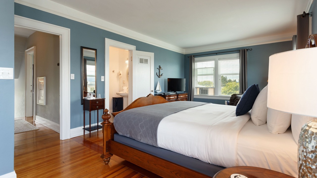 Photo of Bedroom in Anacortes