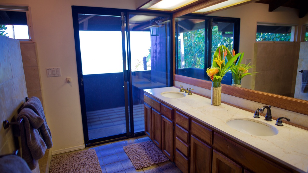 Photo of Bathroom in Honaunau-Napoopoo