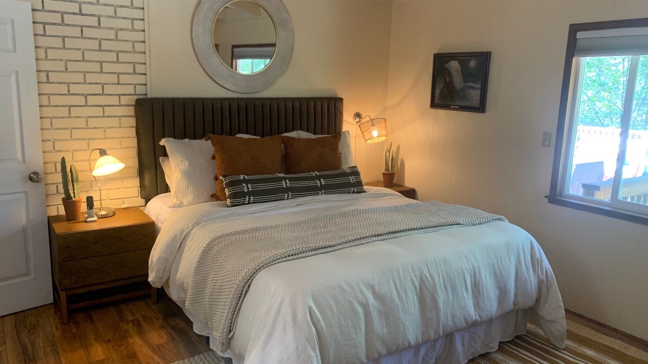 Photo of Others in Cobb