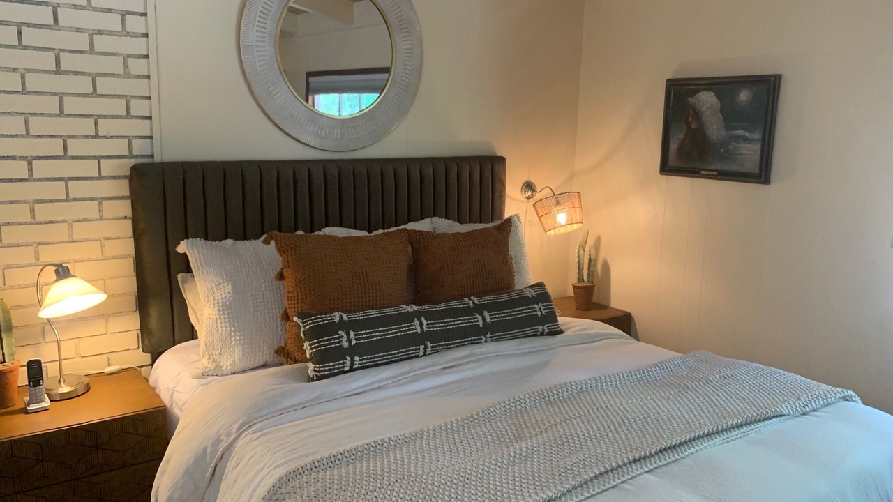 Photo of Others in Cobb