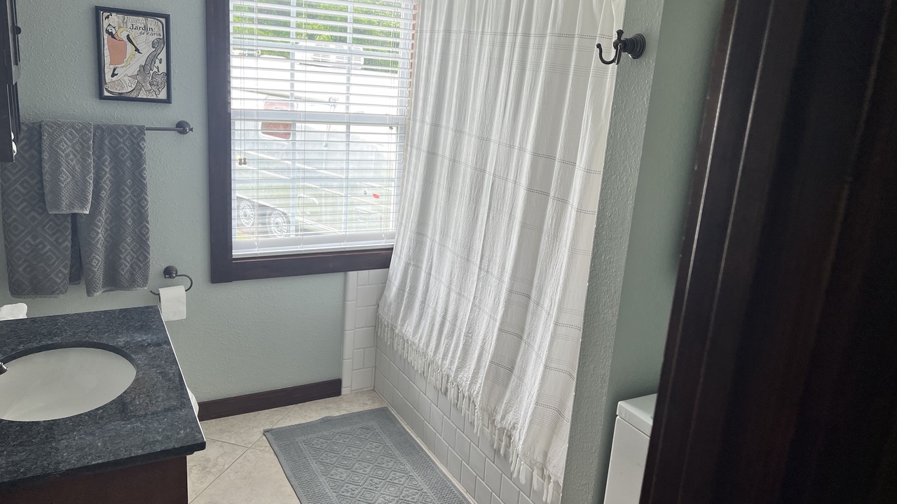 Photo of Bathroom in Round Top