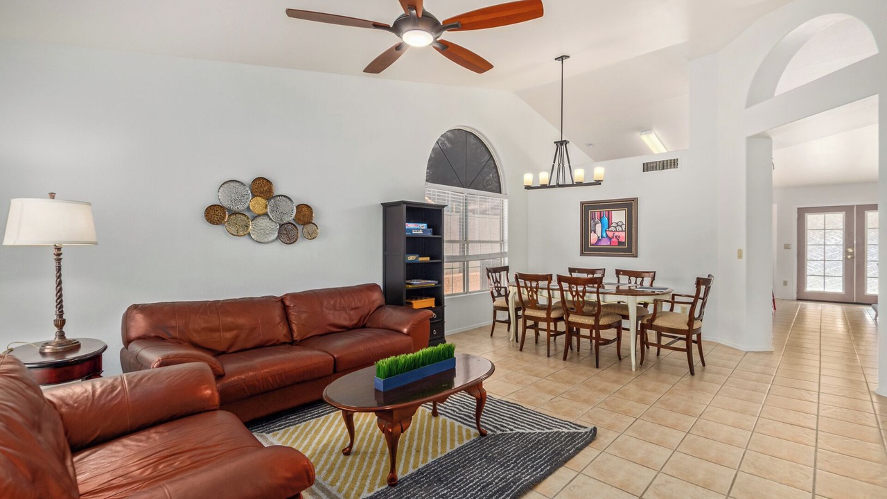 Photo of Livingroom in Moon Valley Canyon