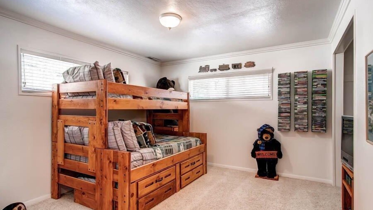 Photo of Bedroom in Yosemite Forks