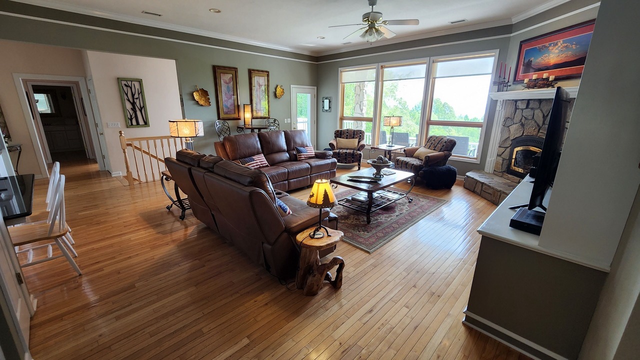 Photo of Bedroom in Walker-In-the-Hills