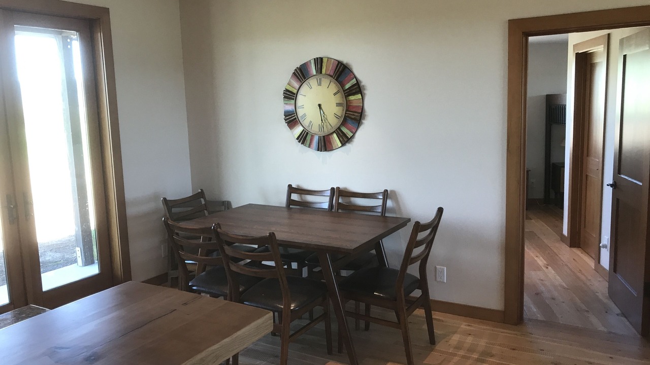 Photo of Livingroom in Victor