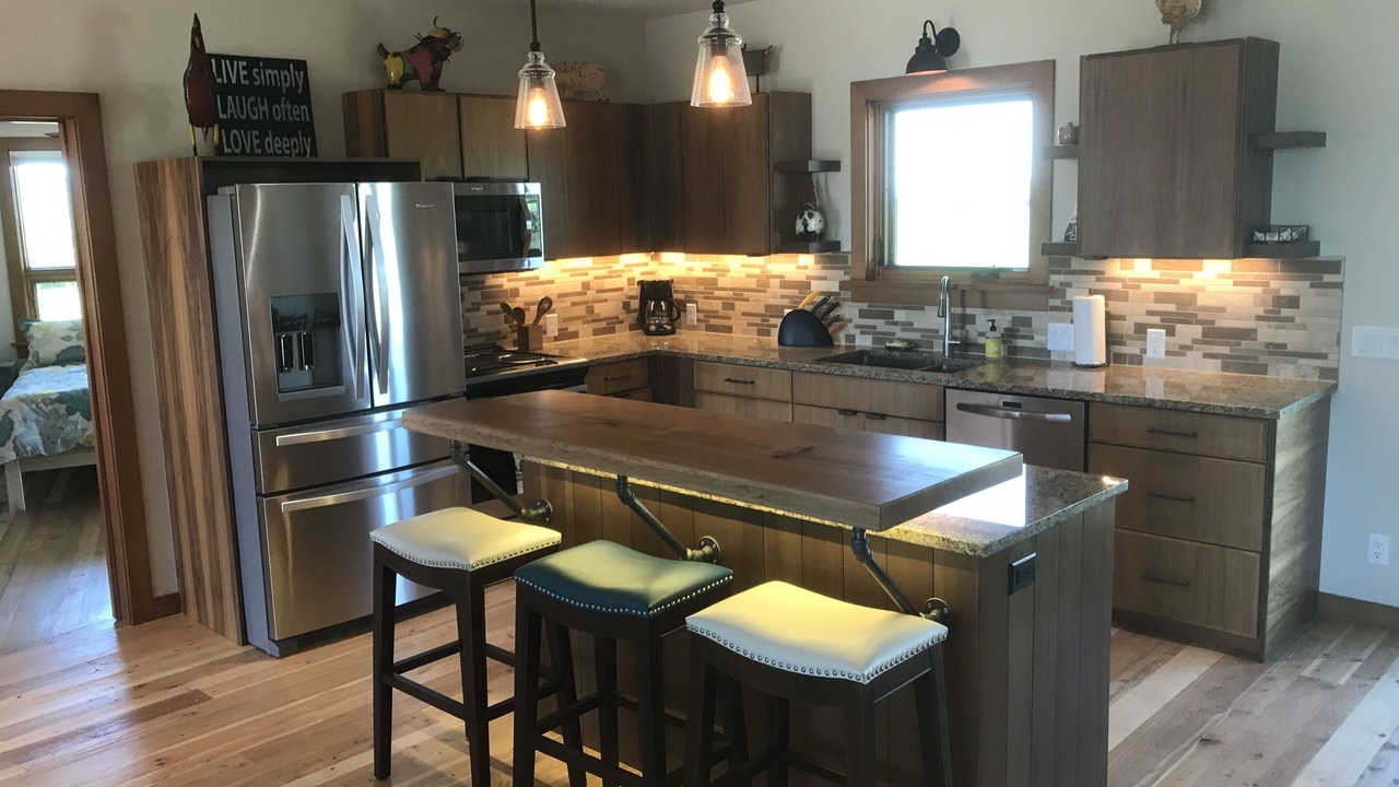 Photo of Others in Victor