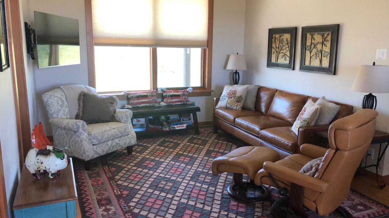 Photo of Livingroom in Victor