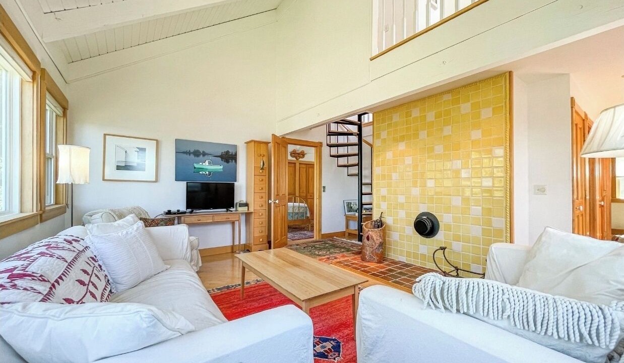 Photo of Livingroom in Winter Harbor