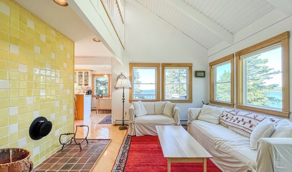 Photo of Livingroom in Winter Harbor