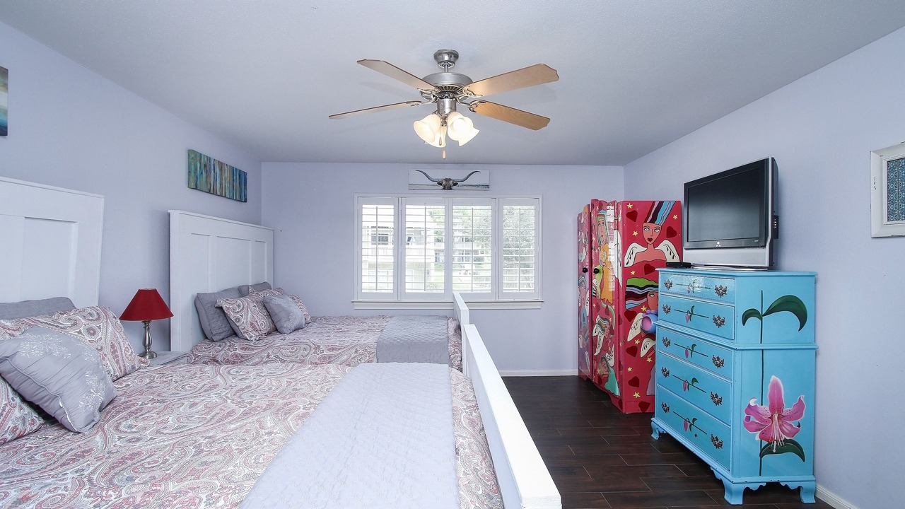 Photo of Bedroom in April Sound