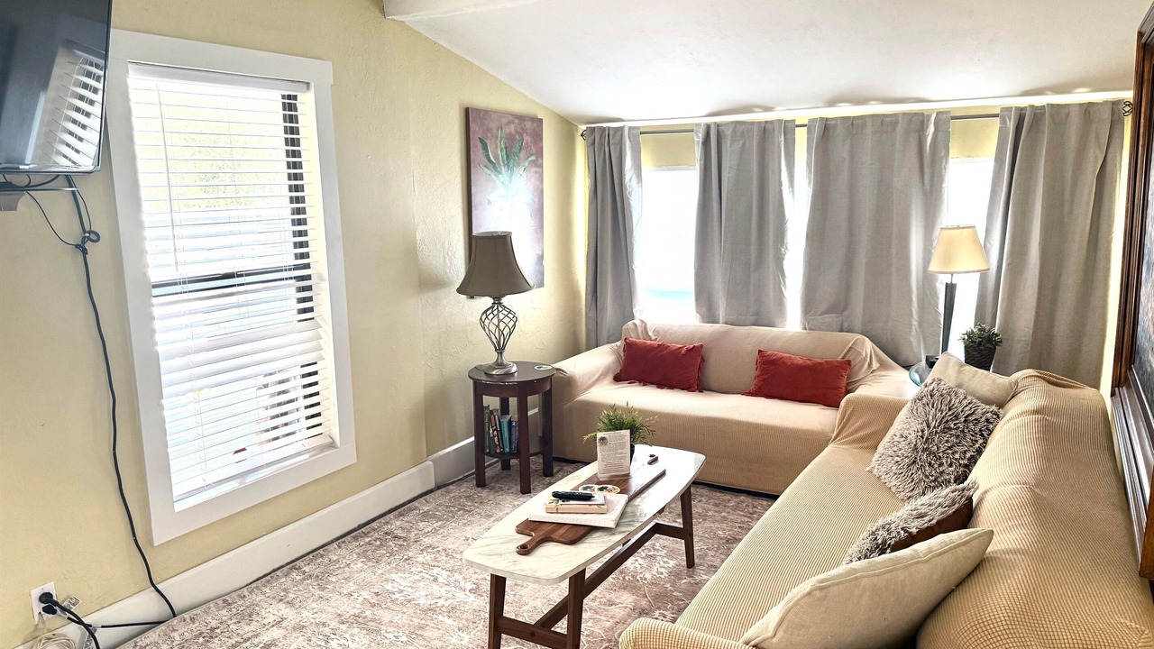 Photo of Livingroom in Crescent Lake