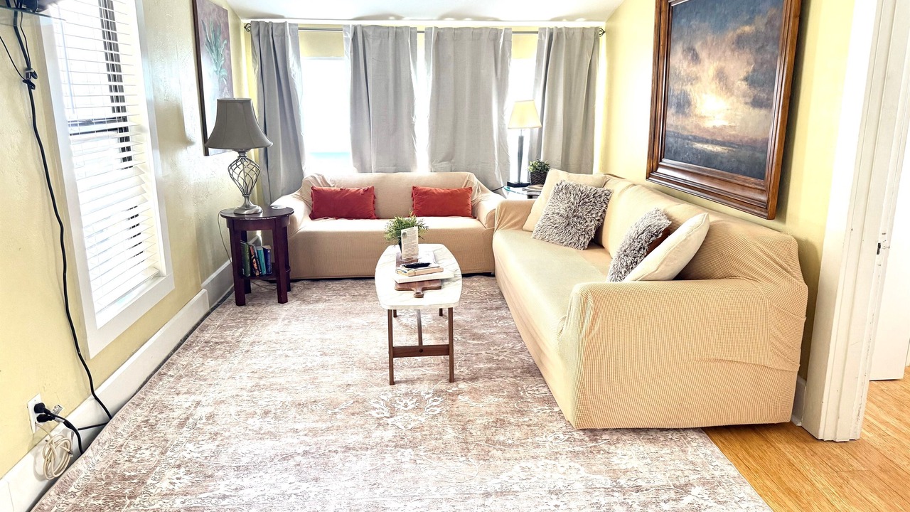 Photo of Livingroom in Crescent Lake