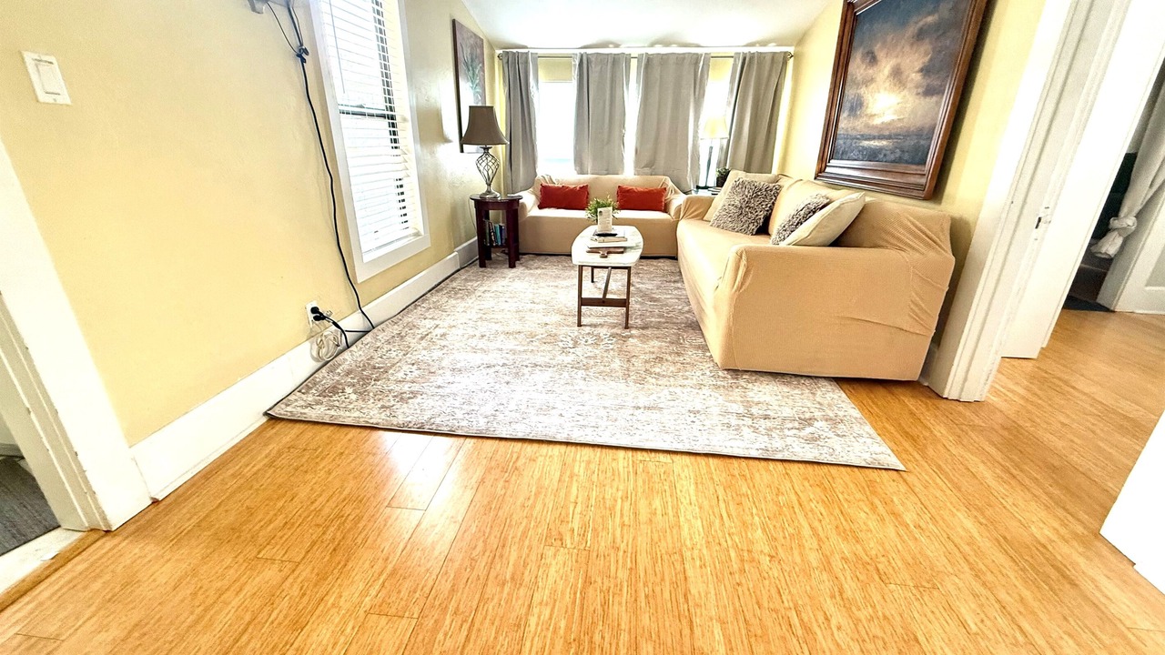 Photo of Livingroom in Crescent Lake