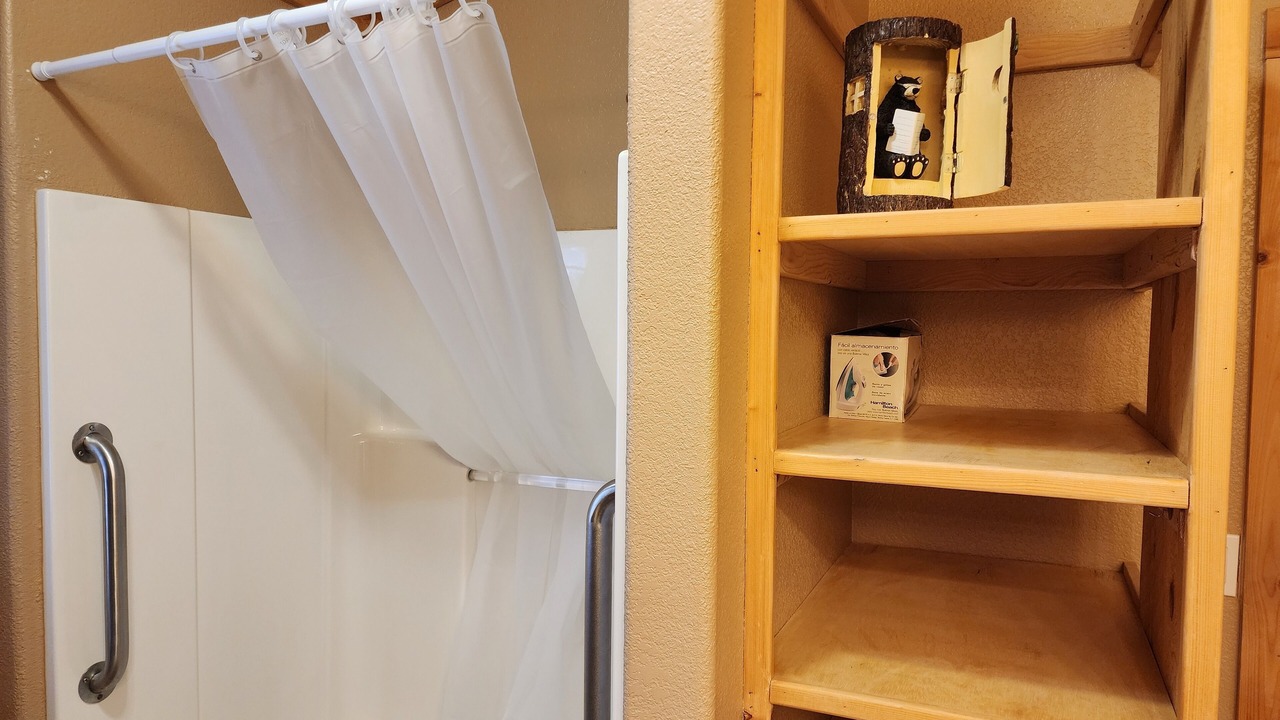 Photo of Bathroom in Rainbow Valley