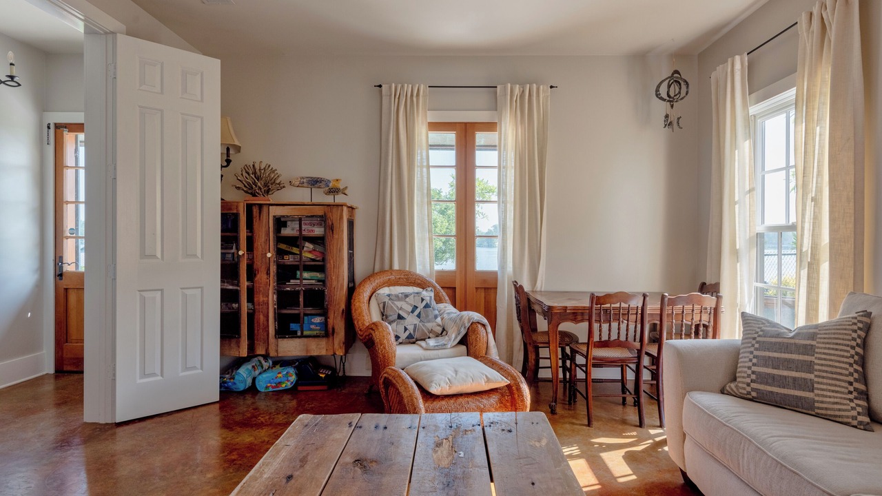 Photo of Livingroom in Livonia