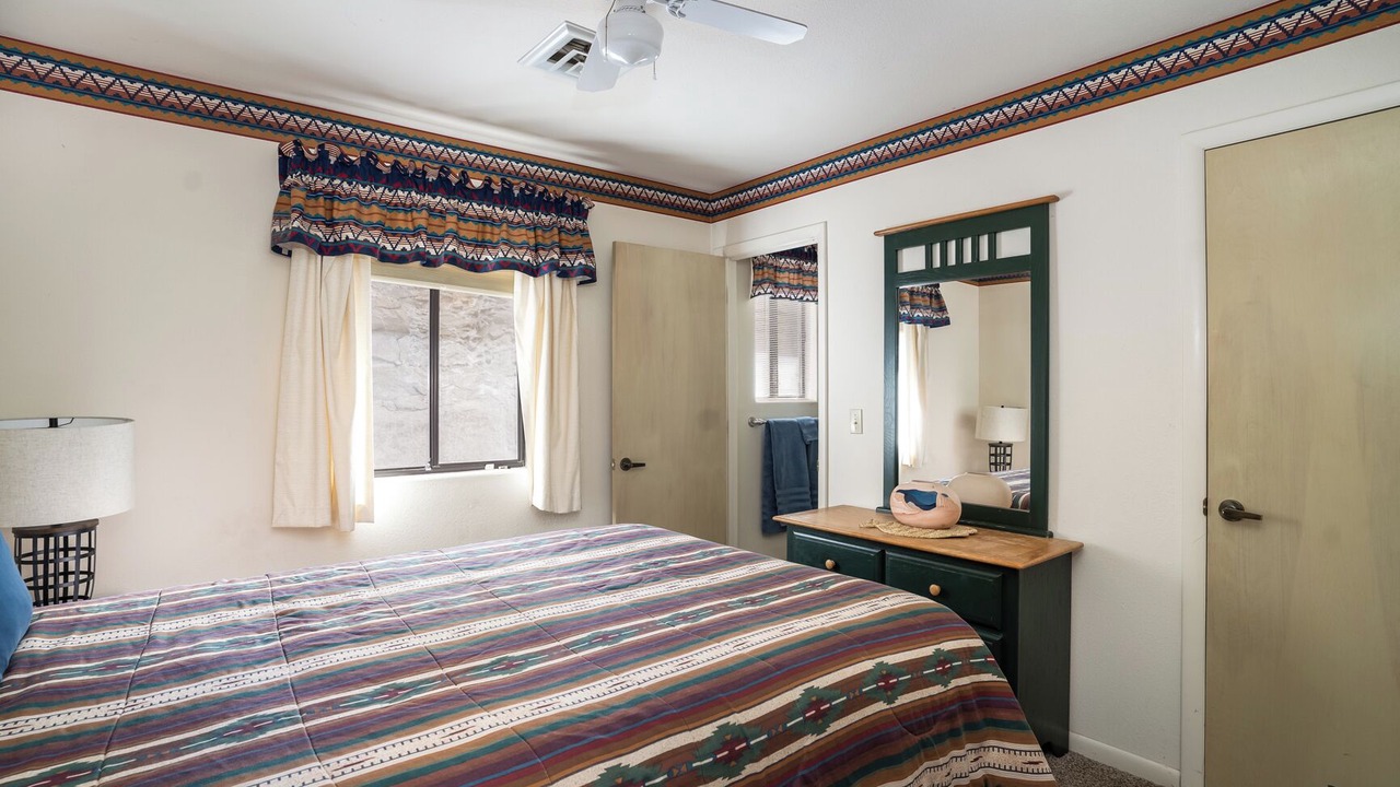 Photo of Bedroom in Navajo Dam
