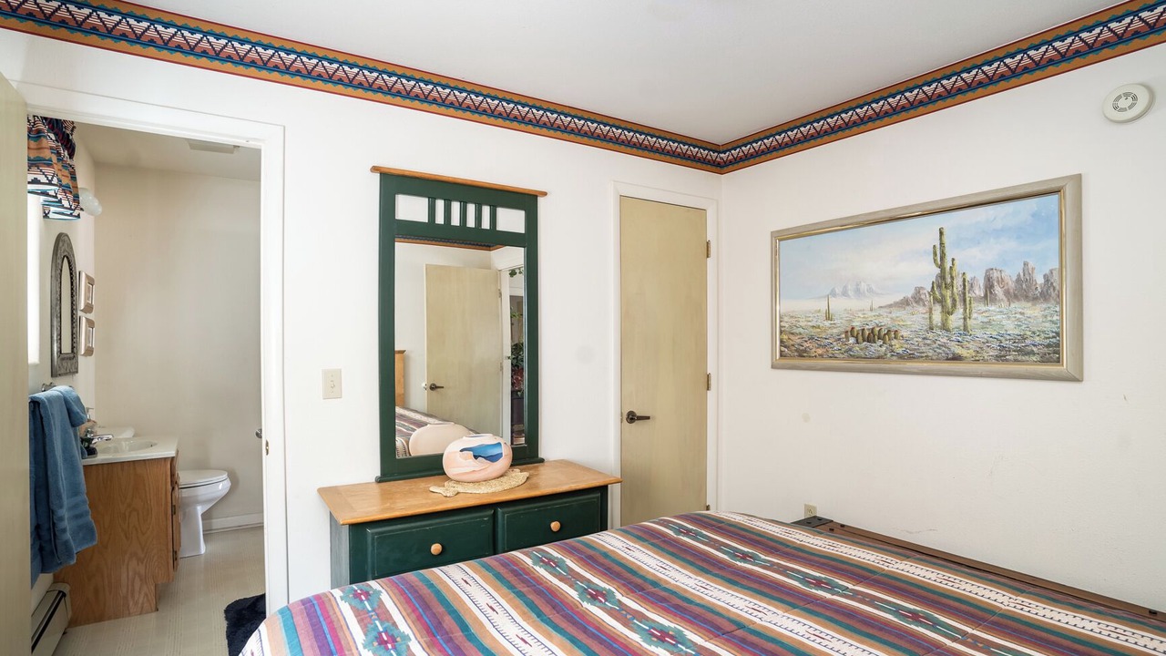 Photo of Bedroom in Navajo Dam