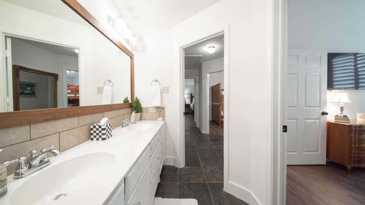 Photo of Bathroom in Highland Lake Estates