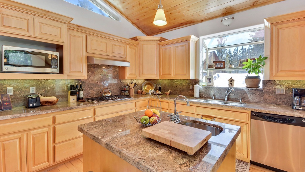 Photo of Kitchen in North Upper Truckee