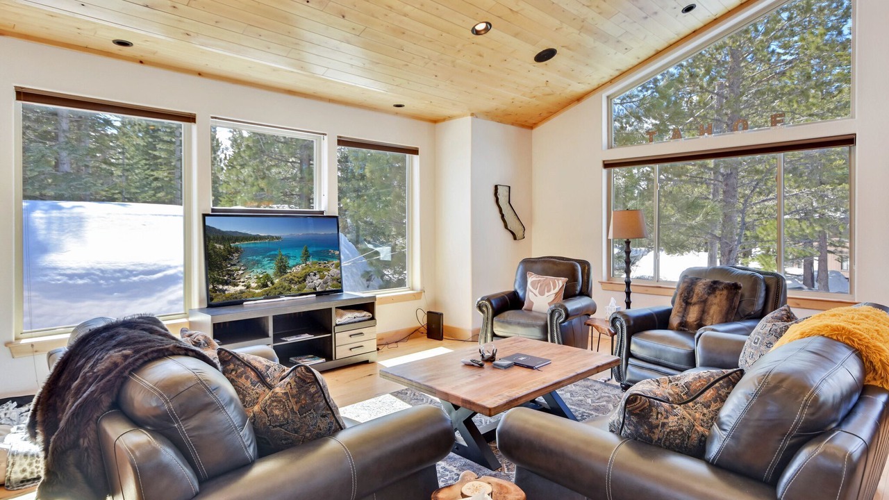 Photo of Livingroom in North Upper Truckee