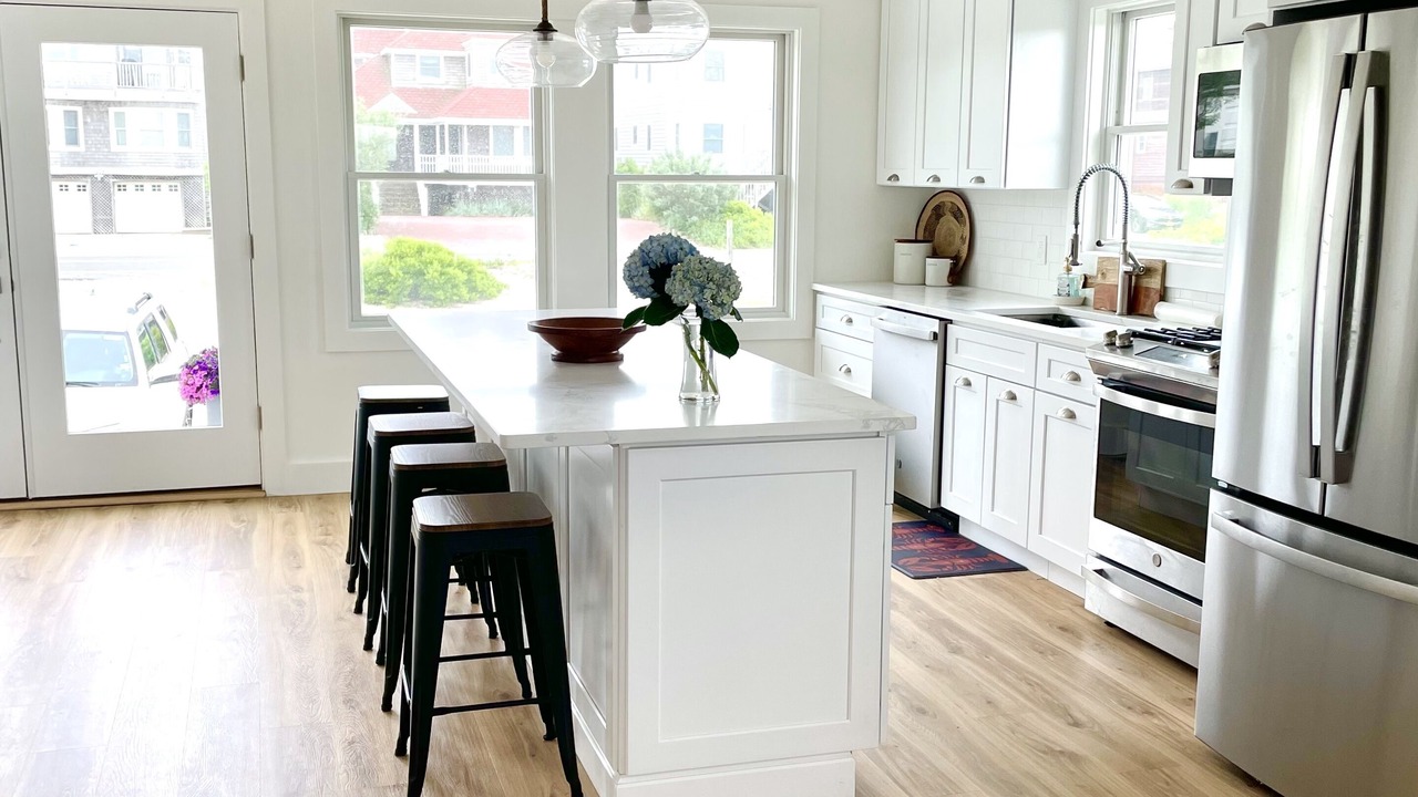 Photo of Kitchen in West Hampton Dunes