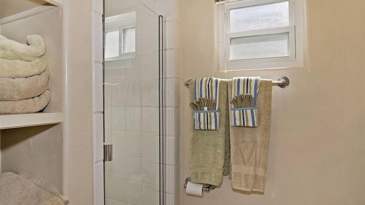 Photo of Bathroom in South Mission Beach