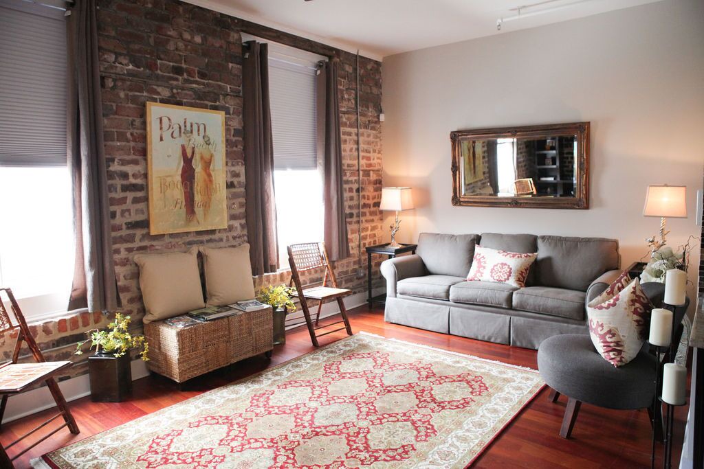 Photo of Livingroom in Historic District - North