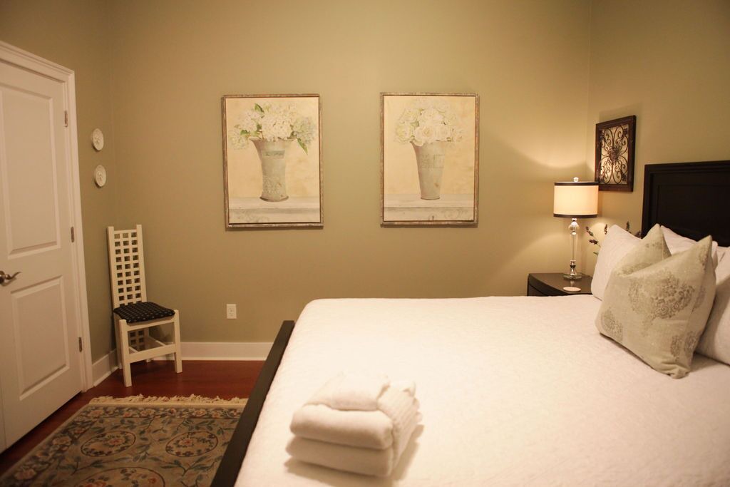 Photo of Bedroom in Historic District - North